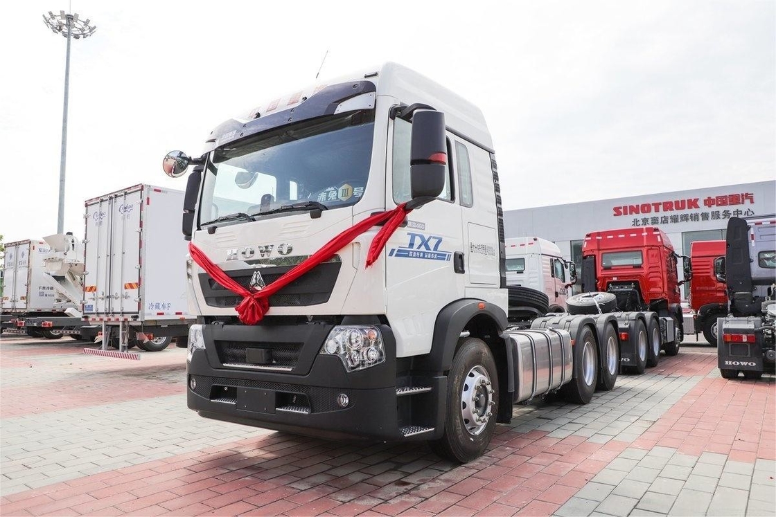 Howo Tracteur camions 12Gear 6*4 Dix pneus 460 Chevaux 6 cylindres moteur diesel à une rangée Semi