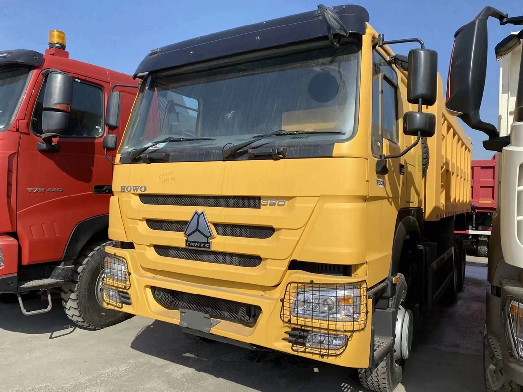 Howo Sino Truck 2023 Couleur jaune 6*4 Mode de conduite Weichai 380 chevaux à main droite tout neuf