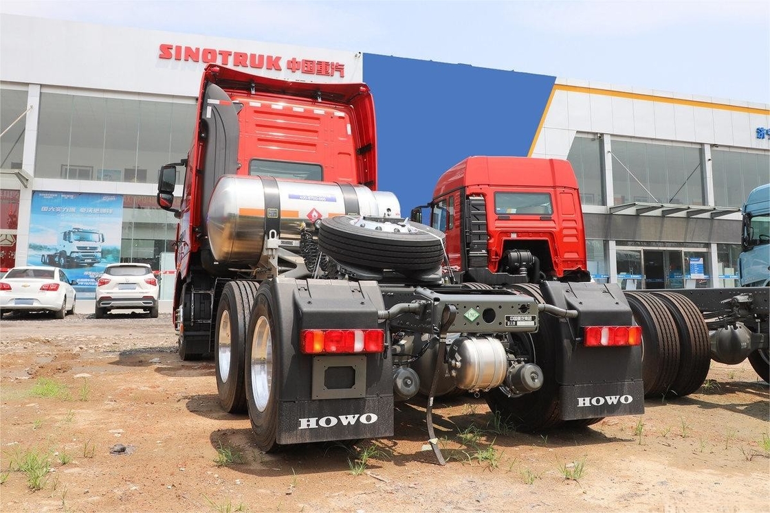HOWO Camion lourd 530 chevaux 6X4 National VI Tracteur GNL Camion Tissu déflecteur d'air latéral
