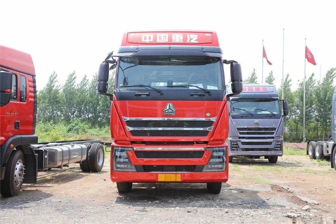 HOWO Camion lourd 530 chevaux 6X4 National VI Tracteur GNL Camion Tissu déflecteur d'air latéral