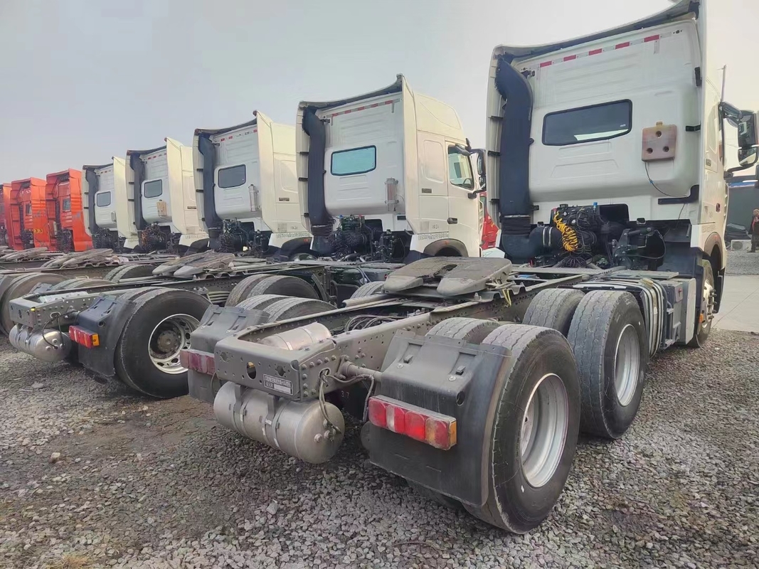 Camion chinois d'occasion Howo 10 roues T7H Tracteur tête d'homme moteur 480hp cabine haut toit avec A / C