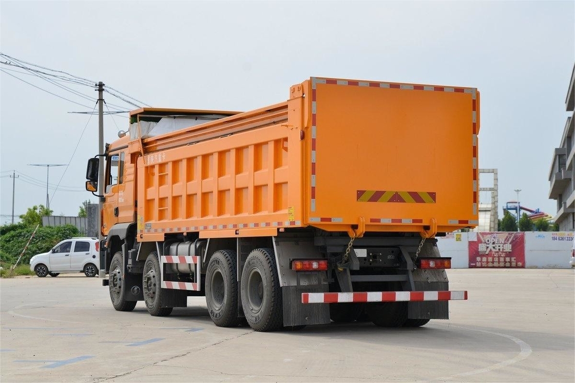 Version de construction urbaine standard 400 chevaux 8x4 6,8 m camion à ordures Shacman avec tissu antipoussière