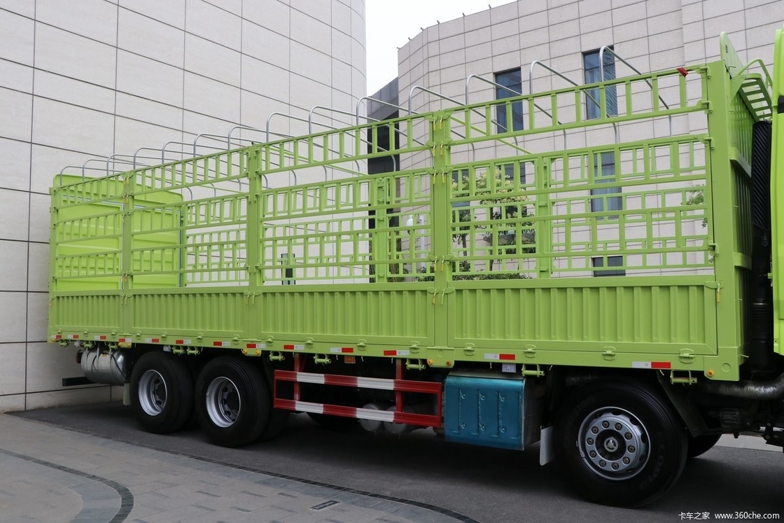 Camion à clôture lourde Jiefang Corps vert haut toit 460 chevaux 8x4 9,4m Camion diesel 12 vitesses