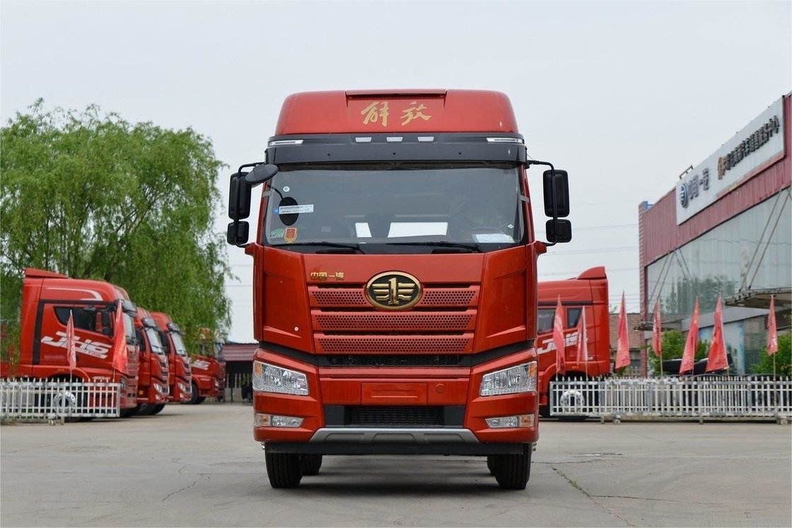 FAW Jiefang Truck lourd haut haut 10 vitesses Diesel 8X4 320HP 9,5m Relings Charger le chassis du camion