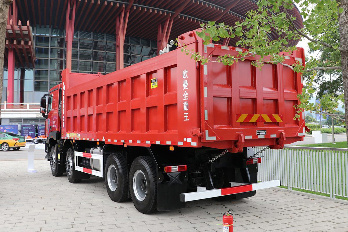 Camion à décharge Foton 15 tonnes 580 chevaux 8X4 7.6M Corps rouge double essieu arrière Boîte de chargement en forme de U