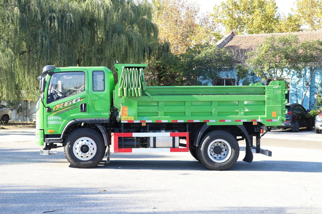 Chariot de décharge de Qingdao Jiefang Tiger 6G 200 chevaux 10 vitesses diesel une rangée et demi de cabine 4x2 4m
