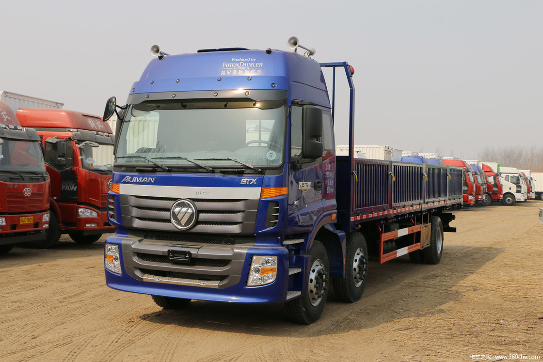 Camion lourd de la série 6 Foton Auman Camion plat diesel à 8 vitesses 245HP 6X2 9,53m Carrosserie bleue