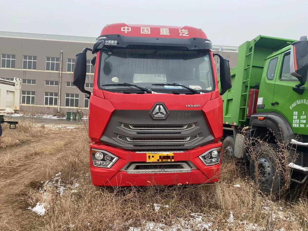 Sino Truck Leaf Spring Weichai 440 chevaux moteur puissant Hohan Tracteur tête 6 * 4 haut toit avec A / C