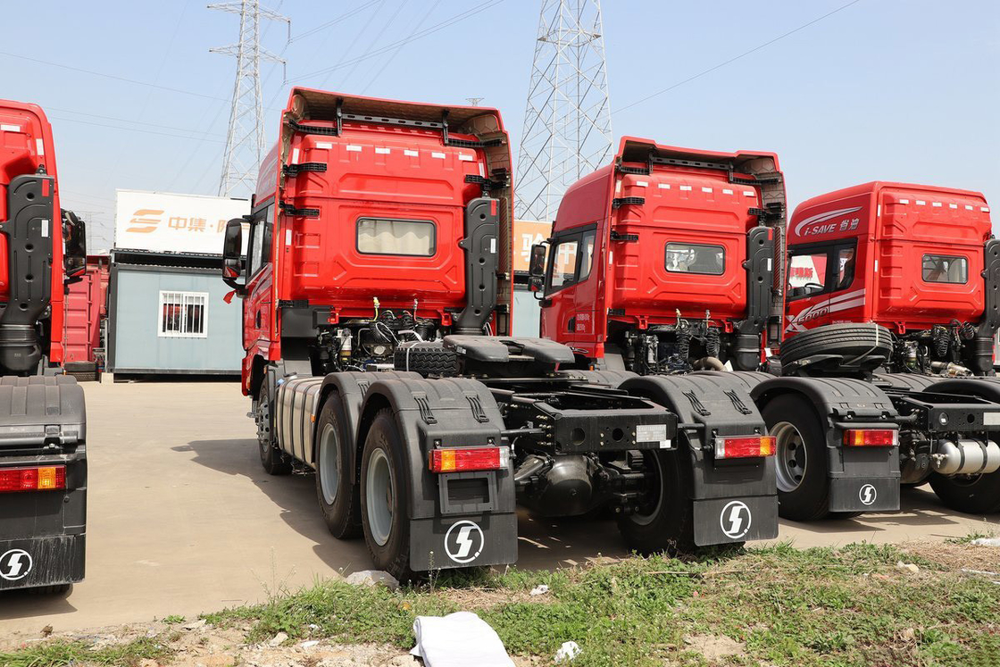 Shacman Tracteur camion plaque de débit de toit élevé diesel 12 vitesse 650 chevaux 6x4 X5000 modèle