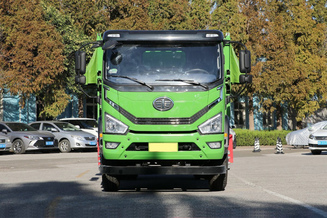 Chariot de décharge de Qingdao Jiefang Tiger 6G 200 chevaux 10 vitesses diesel une rangée et demi de cabine 4x2 4m
