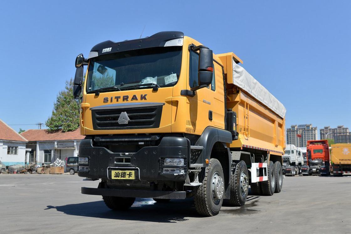 Camion tracteur SITRAK G7W Camion lourd Diesel 400 ch 8X4 6,8 m Corps jaune Dump arrière Sinotruk