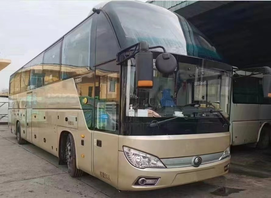 Youtong Bus Luxe Coach 48 sièges Champagne Yutong ZK6122H VIP Passager de bus avec climatisation