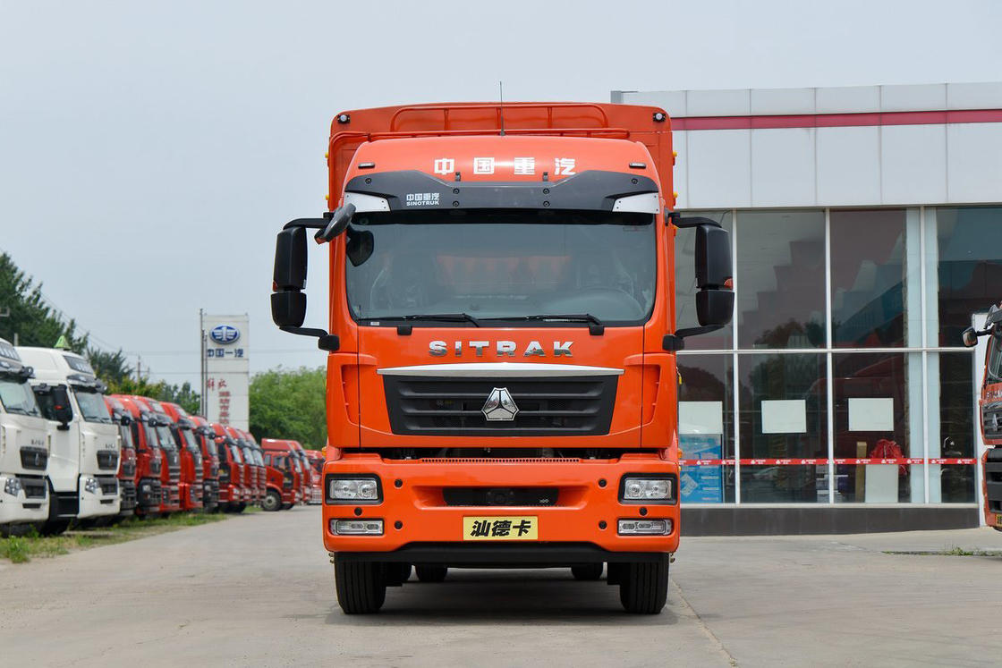 Corps orange AMT Déflecteur d'air sur le toit diesel 8 vitesses 250 ch 6.8m Sitrak Truck de clôture