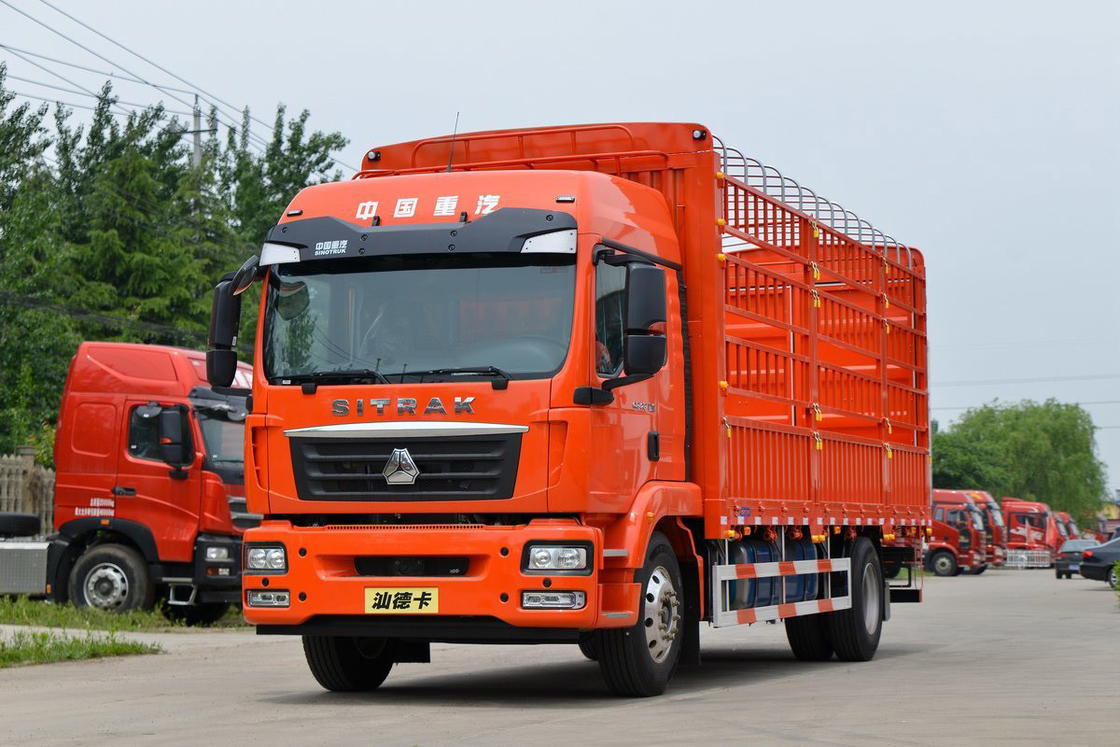 Corps orange AMT Déflecteur d'air sur le toit diesel 8 vitesses 250 ch 6.8m Sitrak Truck de clôture