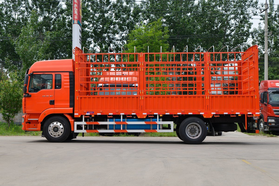 Corps orange AMT Déflecteur d'air sur le toit diesel 8 vitesses 250 ch 6.8m Sitrak Truck de clôture