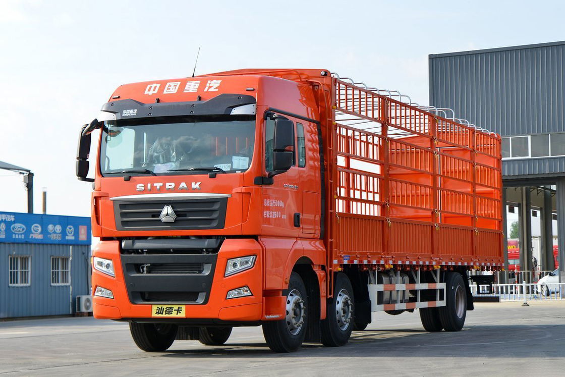 Sinotruk G5 modèle 250 chevaux 4x2 6,8 m AMT déflecteur à 8 vitesses et plaque de débit