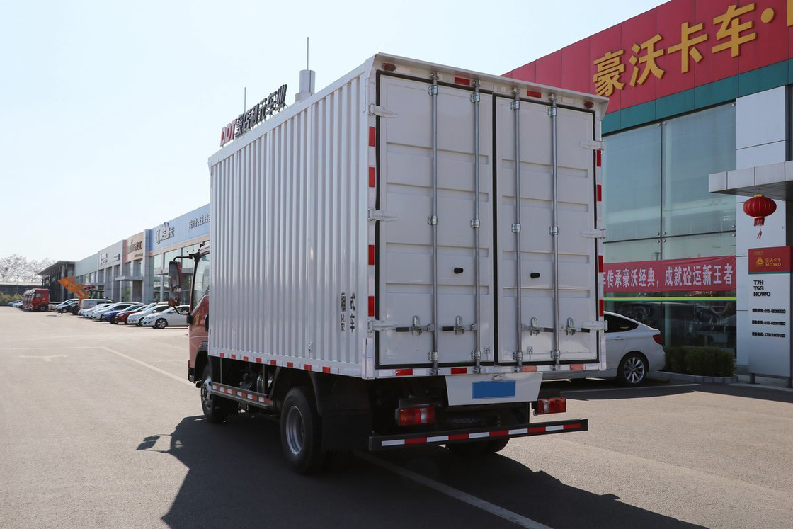 Sinotruk King série 160HP 4,15m haut déflecteur de toit rangée unique HOWO camion léger