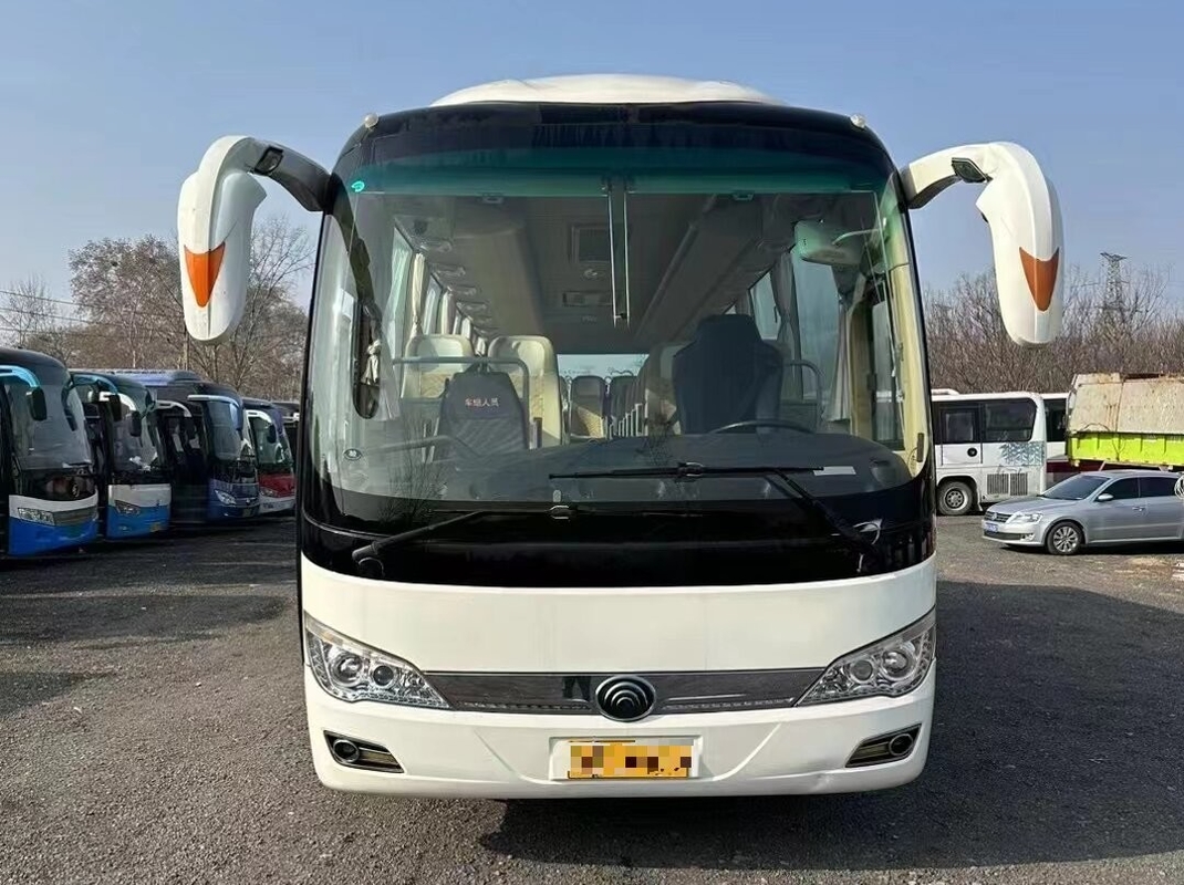 Utilisé Passager et Voyage 2015 Année 39 sièges YUTONG Bus ZK6876 Leaf Spring Utilisation sur la mauvaise route