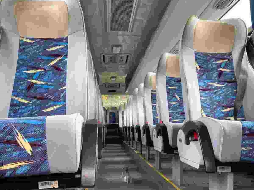 Autobus YUTONG luxe d'occasion 2015 année Euro-IV émission 51 sièges Grand compartiment à bagages