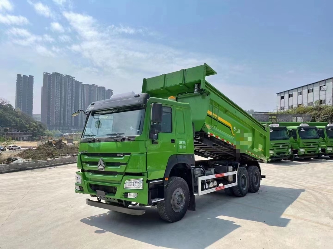 Howo 6*4 Camion à décharge 10 pneus Camion à bascule tout neuf Moteur à 440 ch Version améliorée