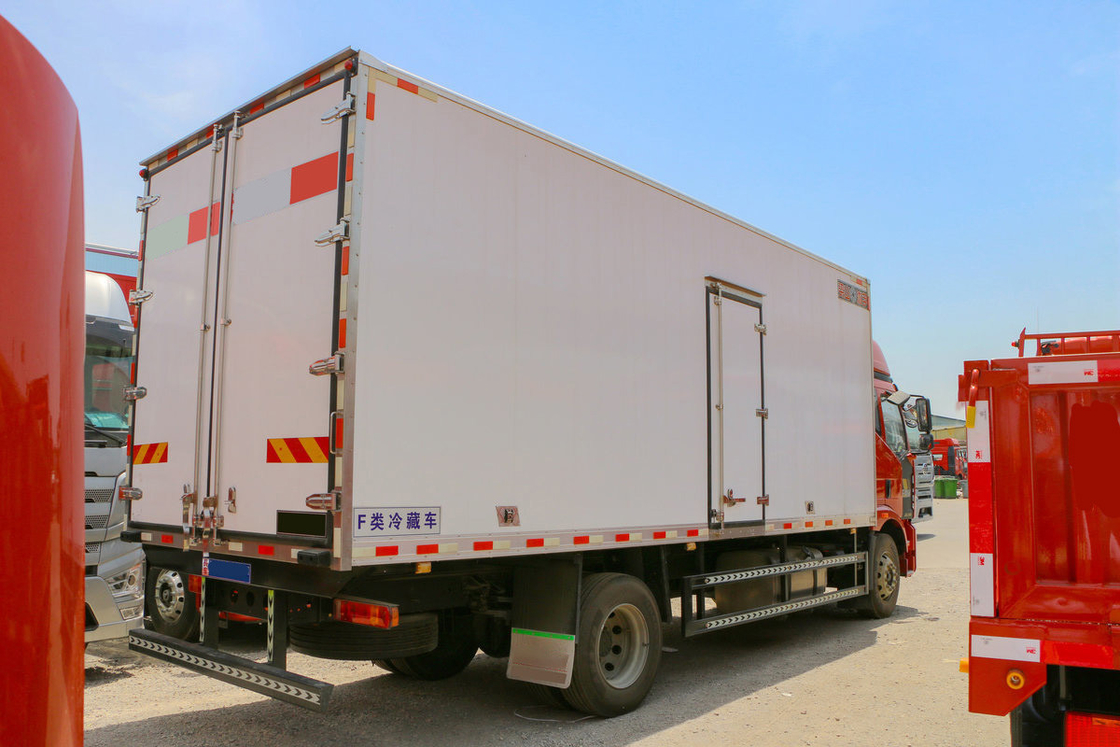 FAW Jiefang CA5180 J6L Camion réfrigéré Diesel 240HP 4X2 6m Boîte de chargement Porte latérale double et porte latérale unique