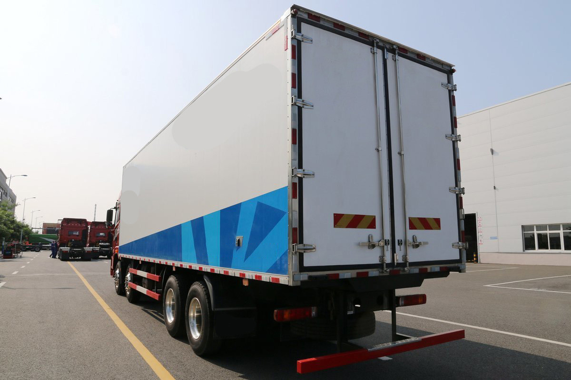 Qingdao Jiefang CA5310 JH6 Diesel 12 engrenages 400 HP 8X4 haut déflecteur de toit 9,4m camion réfrigéré