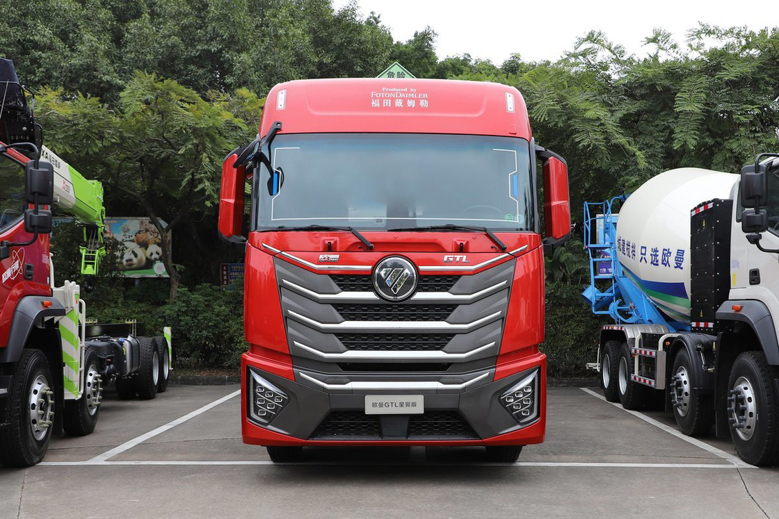 Auman HFV5320 GTL siège à demi rangé Diesel 12 vitesses 360HP 8X4 réservoir de carburant 30m3 Foton pétrolier camion-citerne
