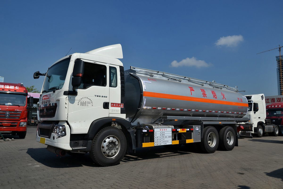 Sinotruk ZZ1257 T5G Diesel à carénage haut 240HP 14,5T 6X4 réservoir de carburant 20,25m3 HOWO pétrolier camion-citerne