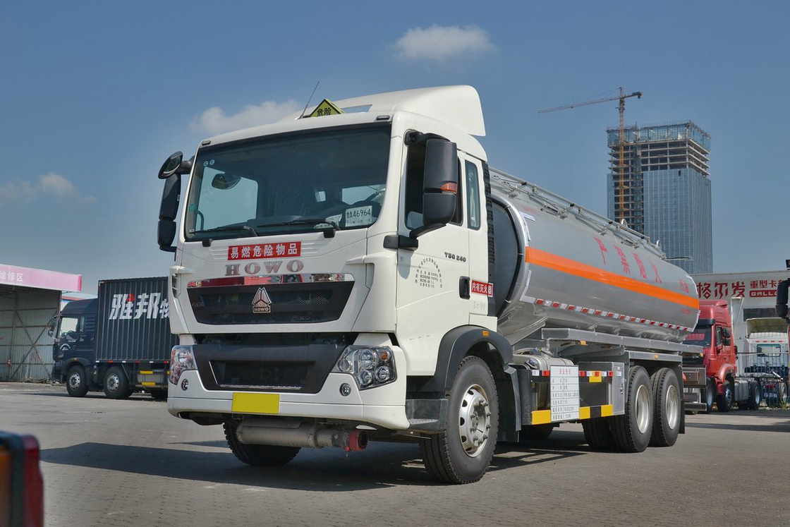 Sinotruk ZZ1257 T5G Diesel à carénage haut 240HP 14,5T 6X4 réservoir de carburant 20,25m3 HOWO pétrolier camion-citerne