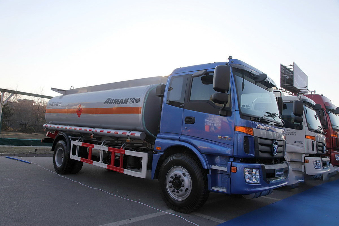 Camion pétrolier Foton Auman BJ5163 EXT de la série 3 Diesel 210HP 4X2 8T Siège à rangée unique en haut plat