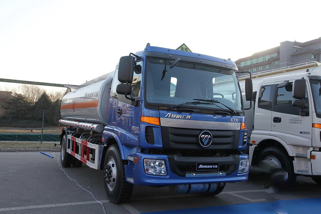 Camion pétrolier Foton Auman BJ5163 EXT de la série 3 Diesel 210HP 4X2 8T Siège à rangée unique en haut plat