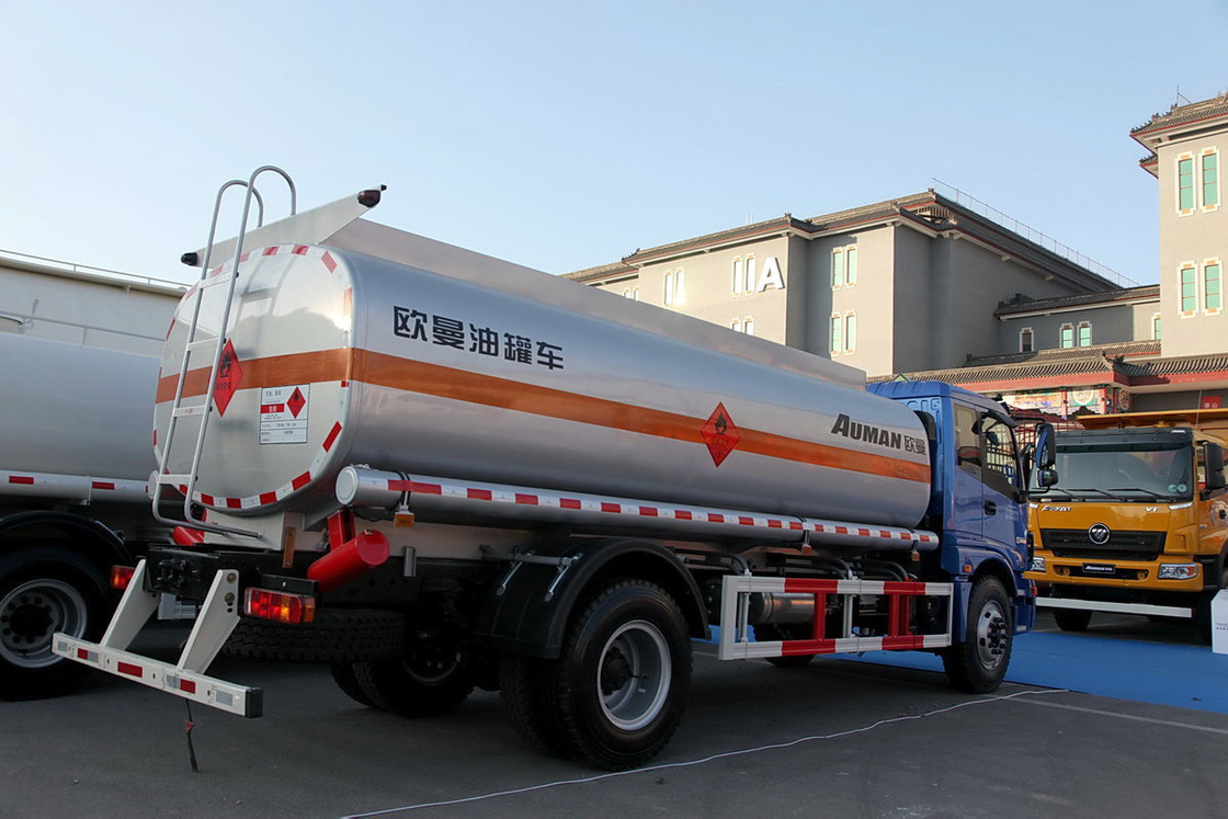 Camion pétrolier Foton Auman BJ5163 EXT de la série 3 Diesel 210HP 4X2 8T Siège à rangée unique en haut plat