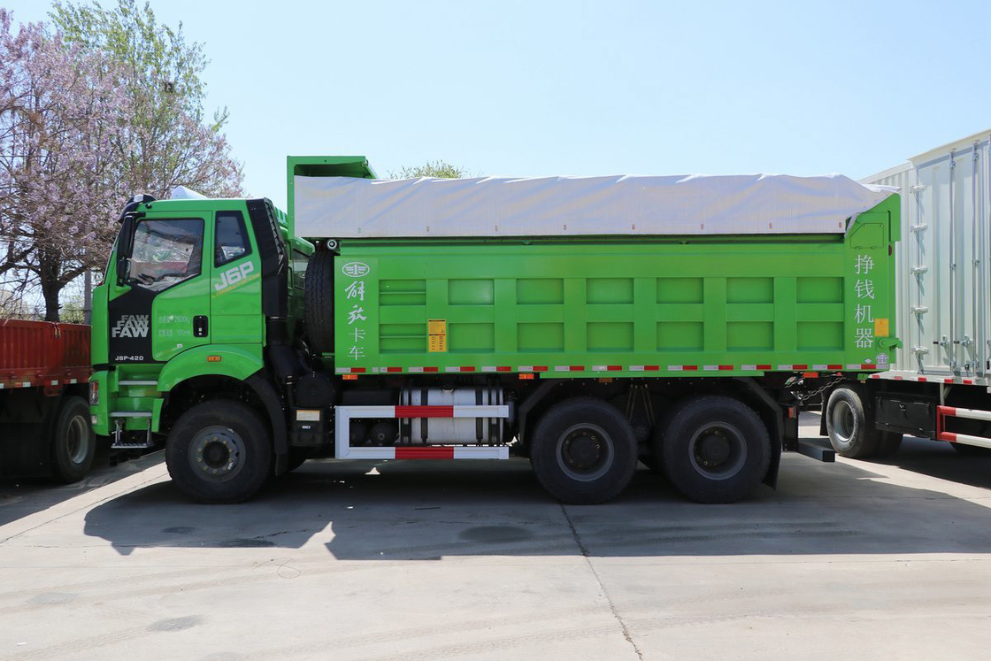 FAW CA3250 airbag siège absorbant les chocs camion lourd 420HP cabine à toit plat 6x4 5,8m camion de décharge Jiefang