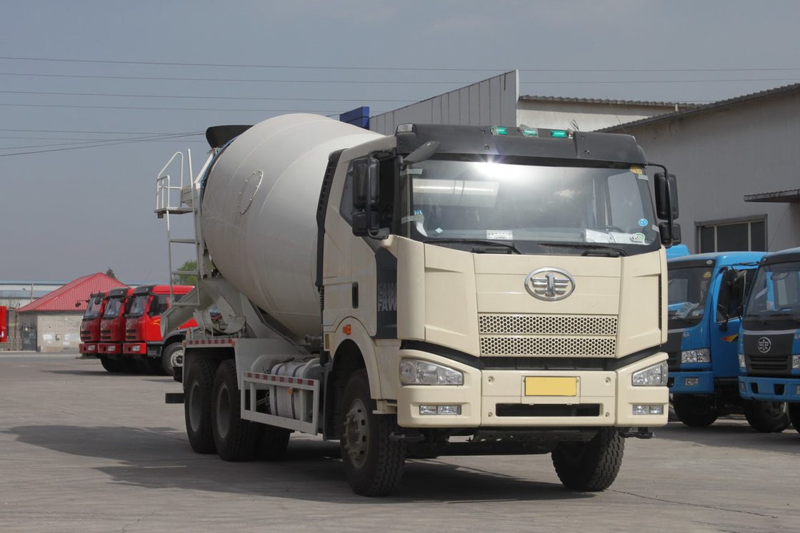 FAW Jiefang camion mélangeur de béton J6P 350HP 6X4 cabine à plateau 4,7m3 réservoir climatisation automatique