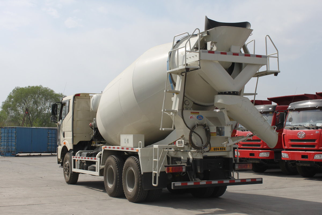 FAW Jiefang camion mélangeur de béton J6P 350HP 6X4 cabine à plateau 4,7m3 réservoir climatisation automatique