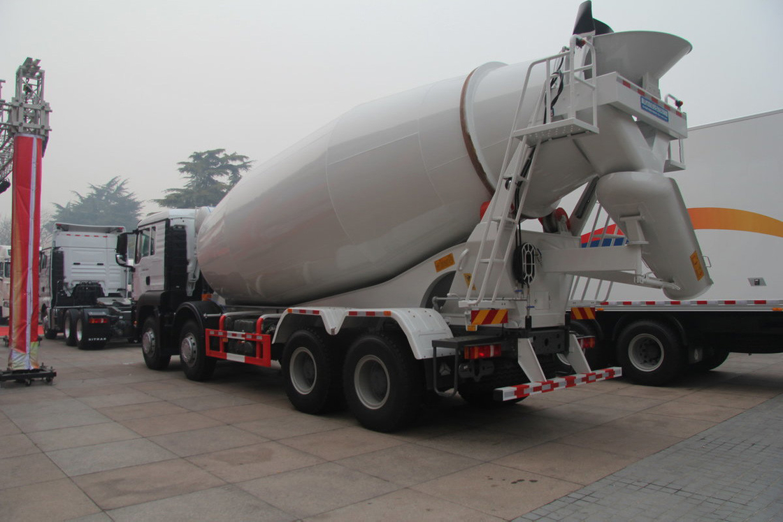 Sinotruk SITRAK C7H camion lourd diesel 16 vitesses 400 ch 8x4 6,5m3 camion mélangeur de béton