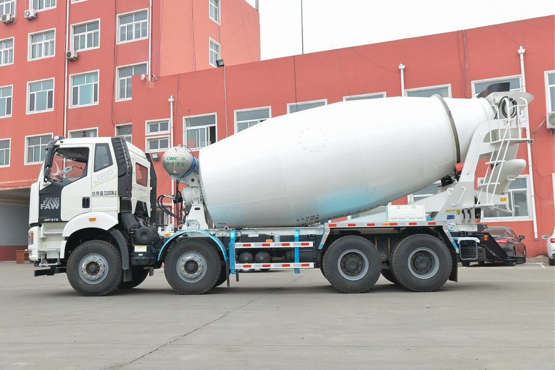 J6P 375HP 8X4 Pleinement flottant plat haut demi-déplacement 7,86m3 FAW Jiefang béton mélangeur camion