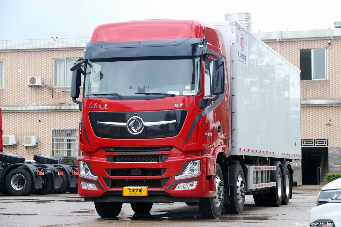 Dongfeng DFH5310 Diesel 14 engrenages 465 Chevaux demi rangée haut toit 8X4 9,4m AMT camion réfrigéré automatique
