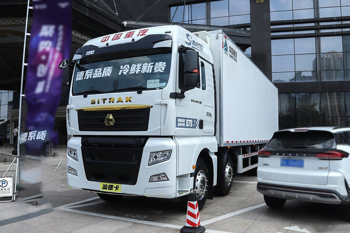 SITRAK ZZ5326 G7S Diesel à 16 vitesses 490 chevaux 8X4 9,45m AMT camion réfrigéré Sinotruk automatique