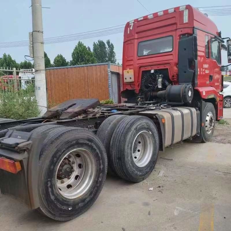 Tracteurs d'occasion Camion chinois Shacman M3000s 460 chevaux Fortement Weichai 6*4 remorquant 50 tonnes lourd