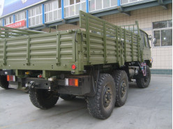 Camion de marchandises de 20 tonnes hors route 6*6 vert olive Dongfeng Tianjin Camion à plat moteur Cummins