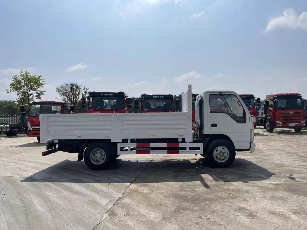 Camions de fret 4x2 ISUZU Single Cabin Euro 4 Émission 100P Camion léger 3,5 tonnes Double pneu arrière