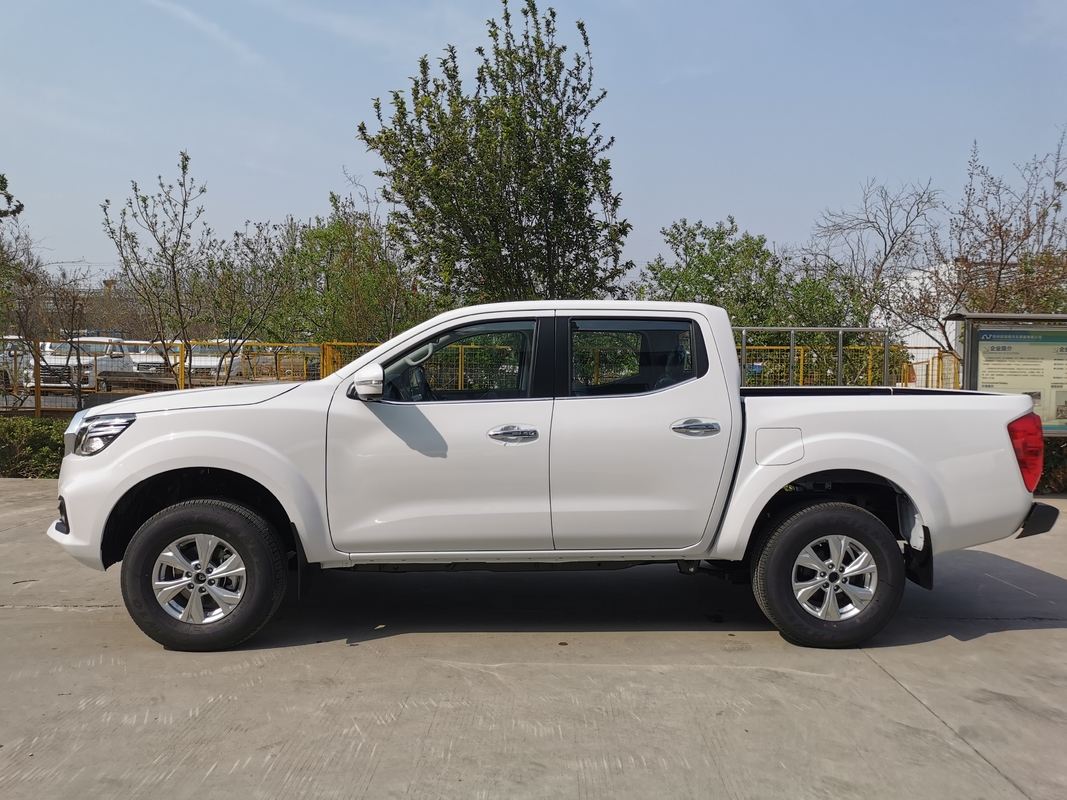 Pickup camion diesel 4x4 Dongfeng Nissan 2WD & 4WD hors route double cabine manuelle et automatique