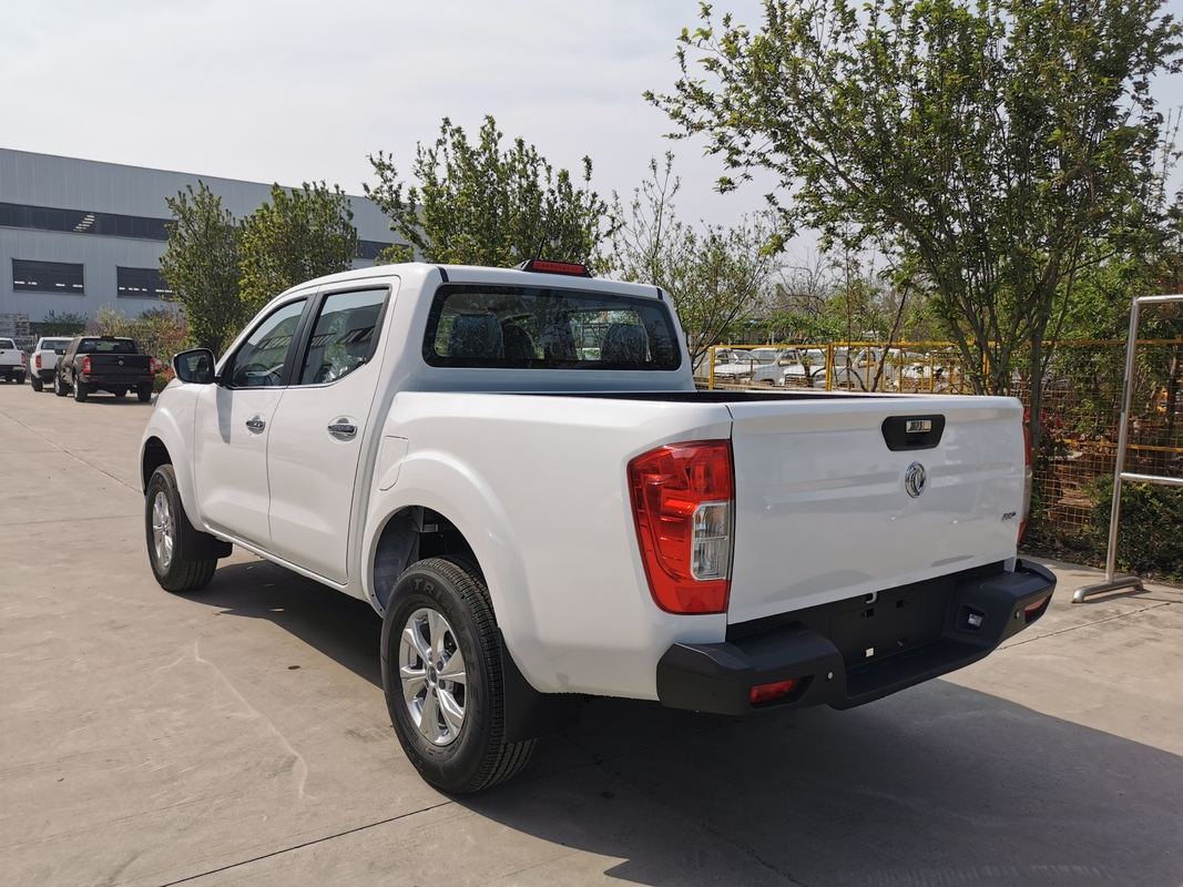 Pickup camion diesel 4x4 Dongfeng Nissan 2WD & 4WD hors route double cabine manuelle et automatique