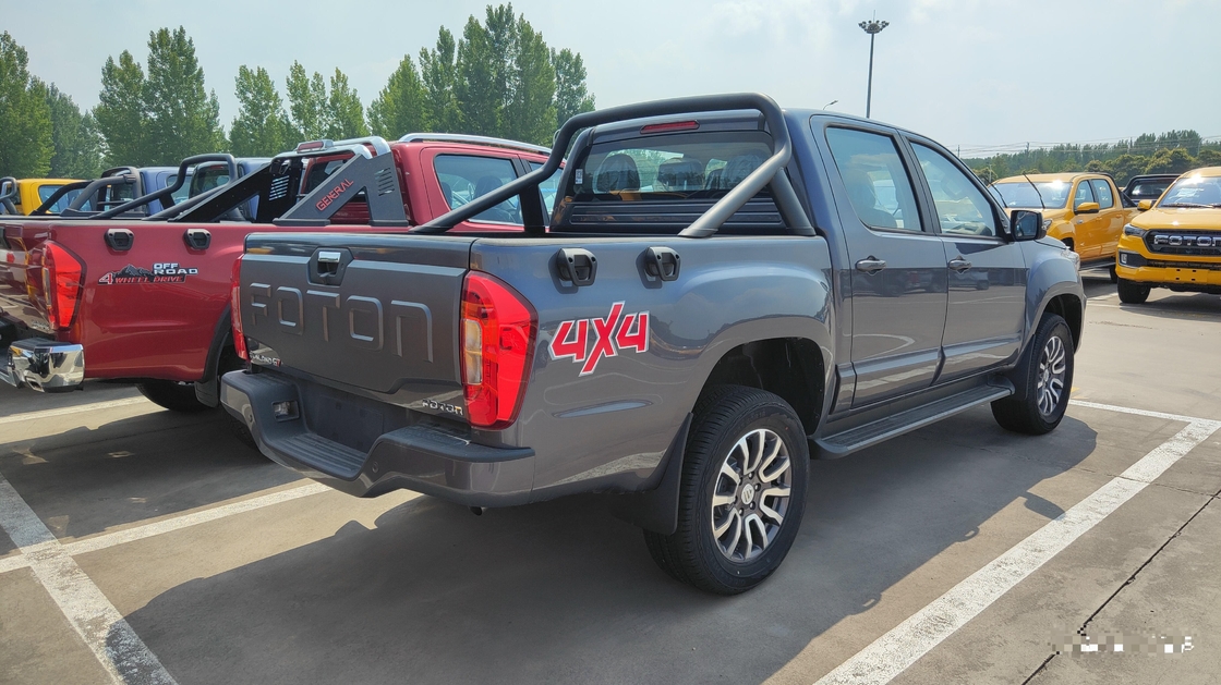 Nouveau pick-up 4x4 de marque chinoise Foton 6 couleurs à la main gauche et à la main droite