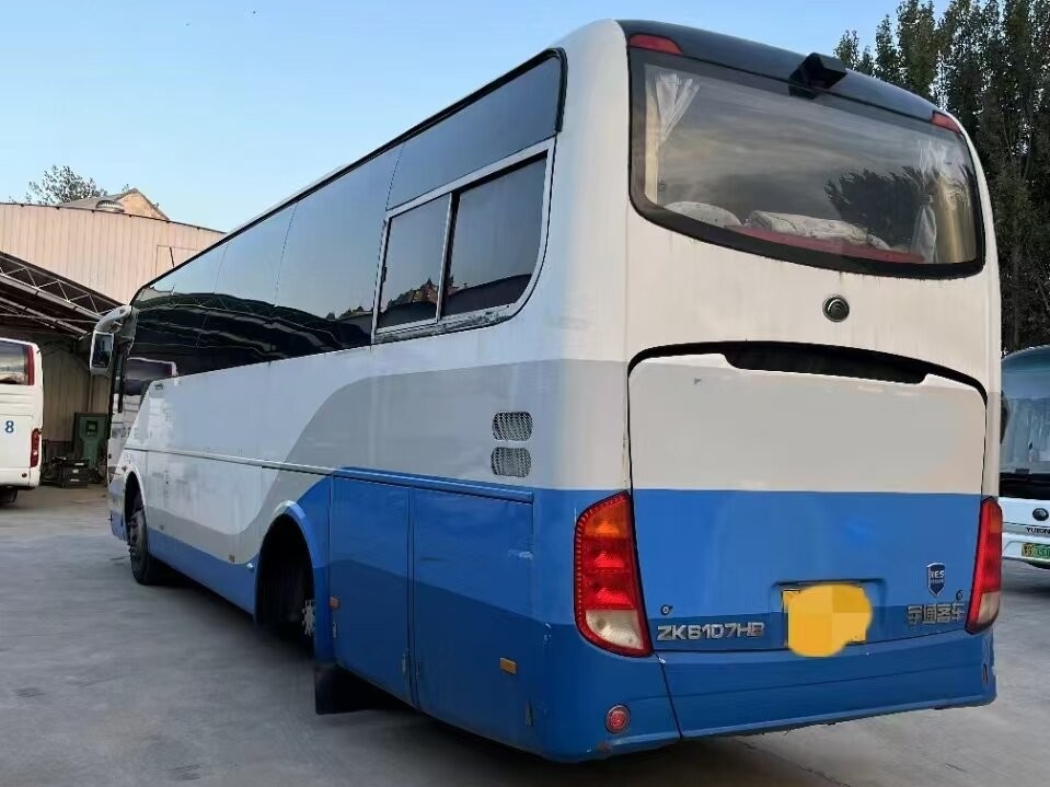 Bus et autocars utilisés 59 sièges Yutong Bus 3*2 sièges Aménagement de l'air conditionné Utilisation en Afrique