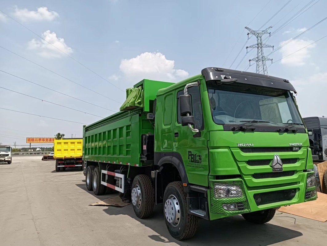 Camions-citernes d'occasion utilisés au Zimbabwe Sinotruk Howo Leaf Spring 30CBM Boîte à main droite