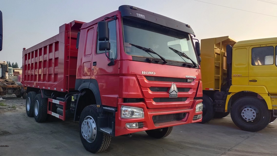Camion de décharge Howo utilisé une rangée et demie cabine Sinotruk Tipper 20cbm Boîte 380hp Euro 2 émission