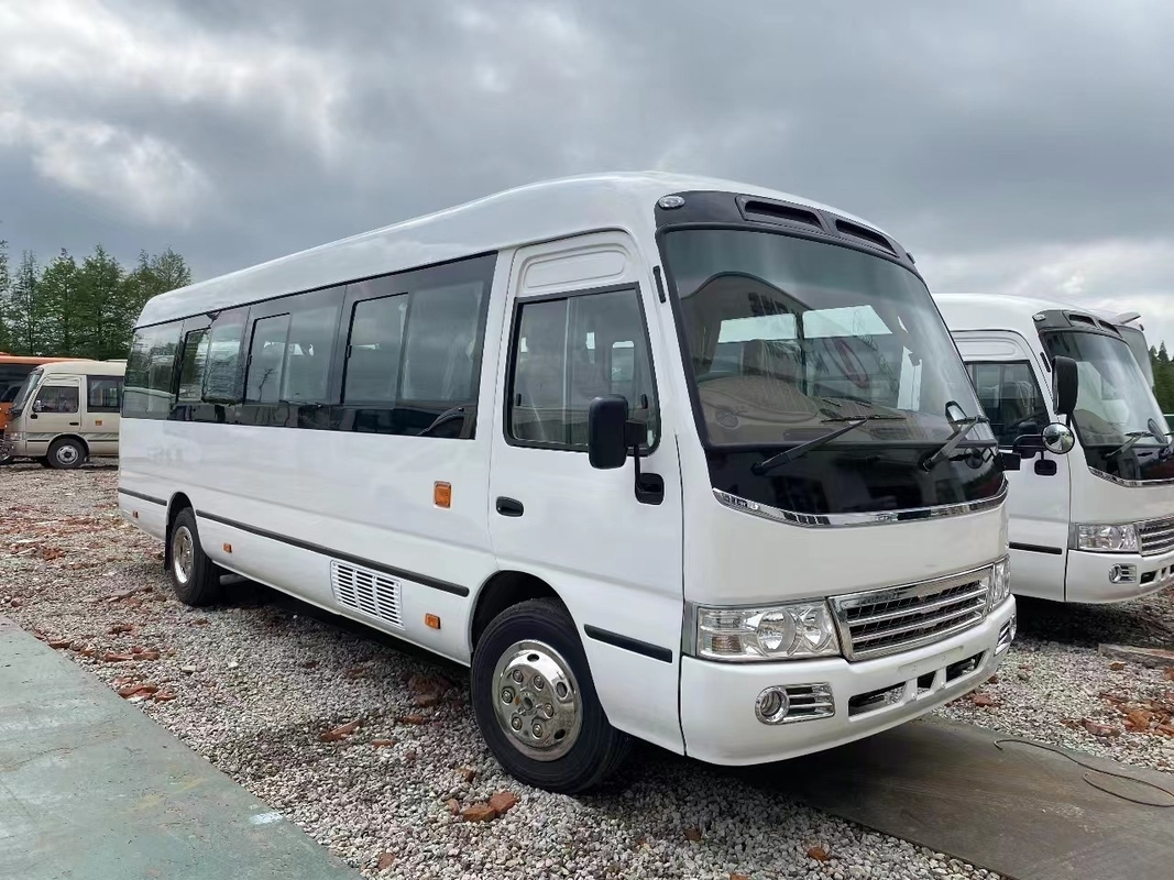 Minibus Mudan 30 places à main droite Utilisation en Tanzanie Printemps à feuilles pour une mauvaise route