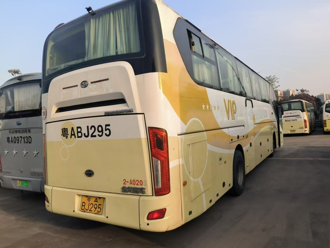 Autobus d'occasion à vendre 46 places VIP Voyageur de longue distance 2 portes Diesel 330 ch